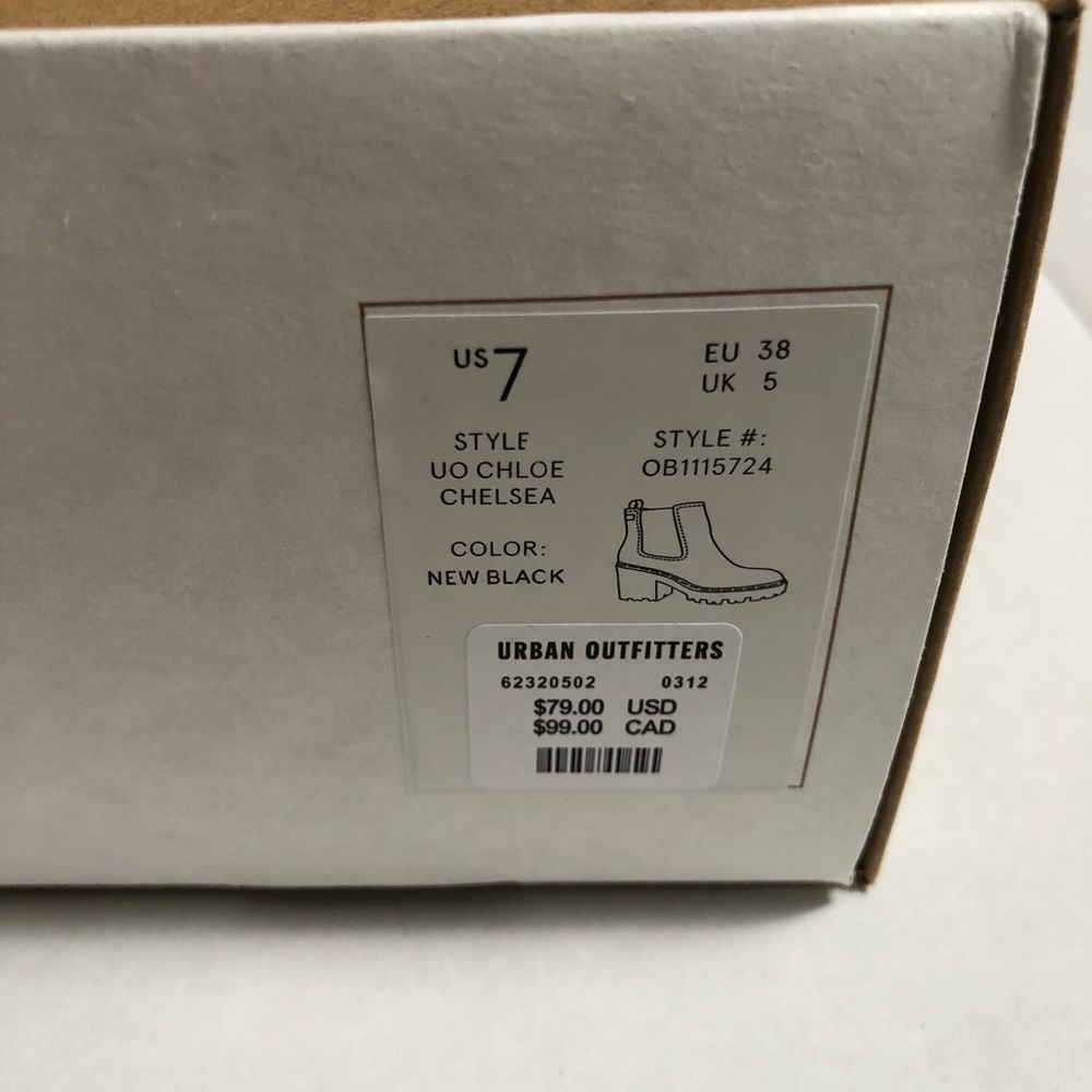LAST ONE ⭐️ NWT Urban Outfitters Chloe Chelsea Timeless boot (7) - Picture 12 of 14